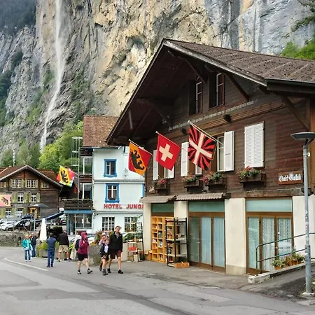 샬레 Maithili -152-year-old Majestic