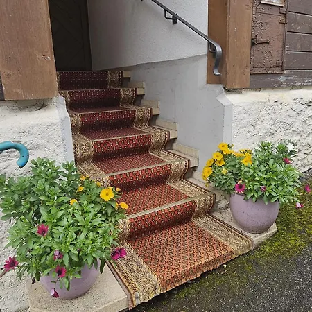 샬레 Maithili -152-year-old Majestic *