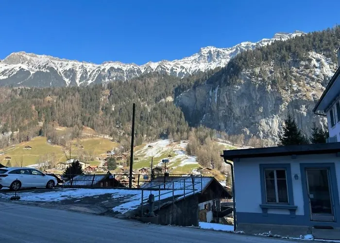 Maithili -152-year-old Majestic シャレー ラウターブルンネン