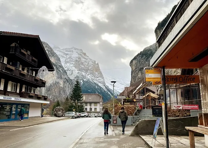 Maithili -152-year-old Majestic シャレー ラウターブルンネン