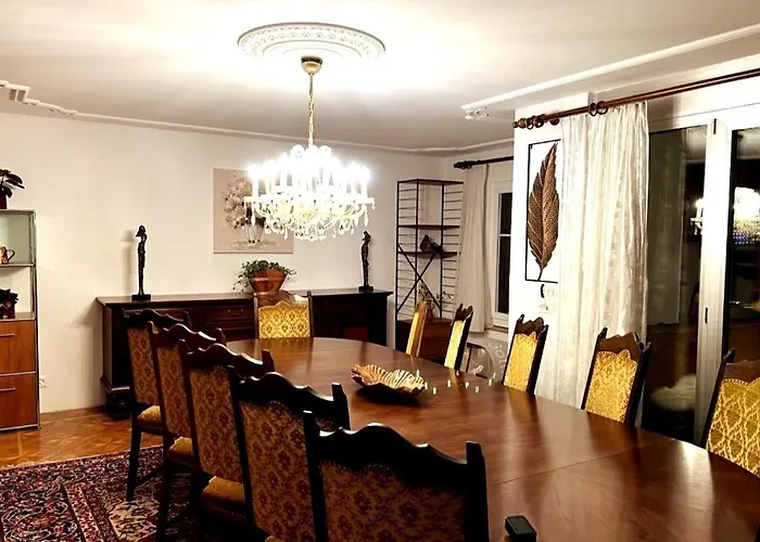 シャレー Maithili -152-year-old Majestic