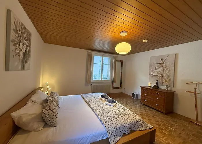 Maithili -152-year-old Majestic シャレー ラウターブルンネン